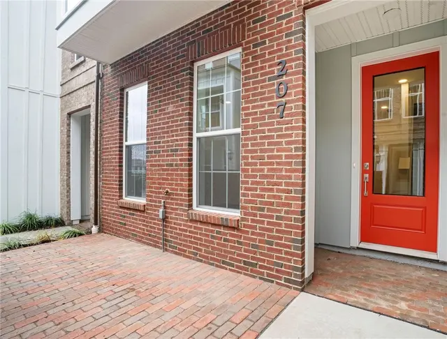 207 Oliver Way gallery image 39