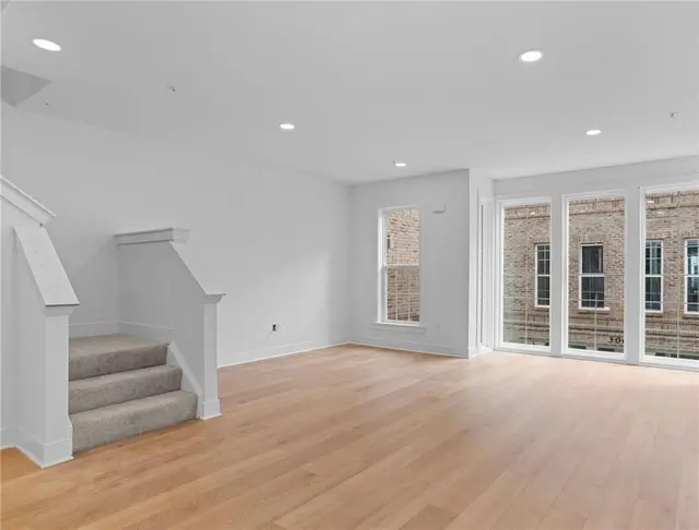 207 Oliver Way gallery image 41