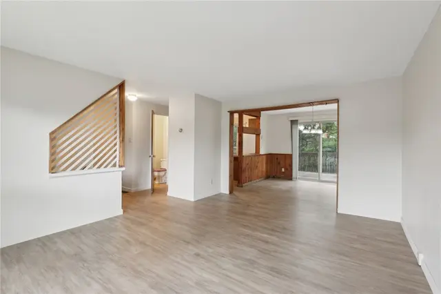 207 Parkwood Drive gallery image 2