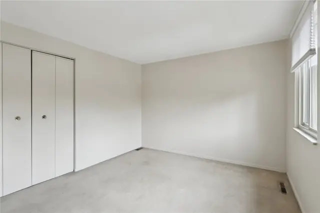 207 Parkwood Drive gallery image 6