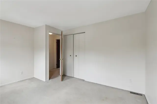 207 Parkwood Drive gallery image 7