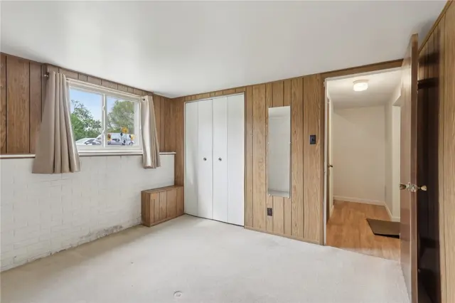 207 Parkwood Drive gallery image 19