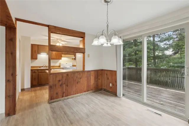 207 Parkwood Drive gallery image 21