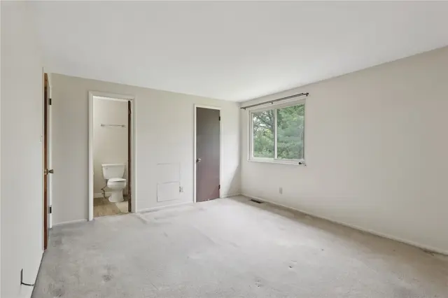 207 Parkwood Drive gallery image 22