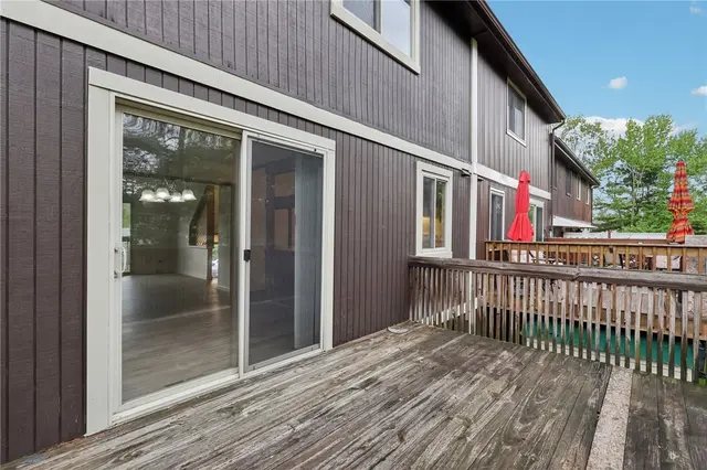 207 Parkwood Drive gallery image 26