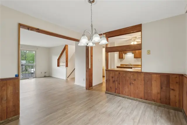 207 Parkwood Drive gallery image 29