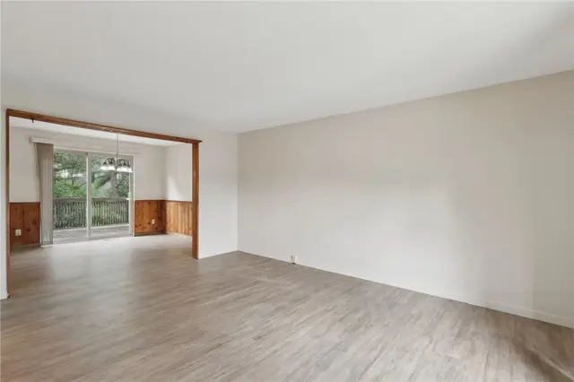 207 Parkwood Drive gallery image 30