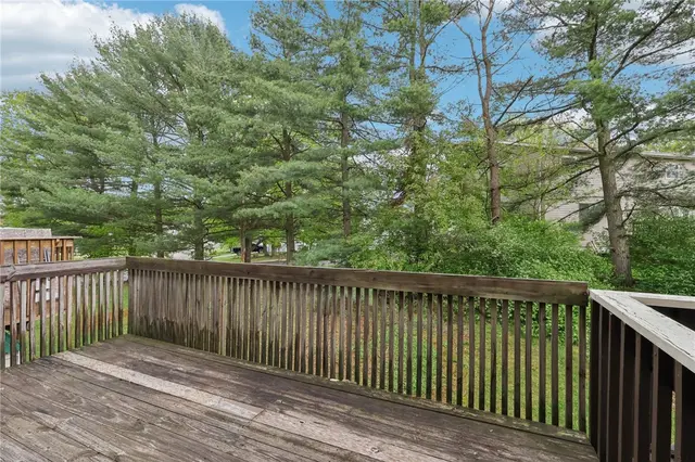 207 Parkwood Drive gallery image 35
