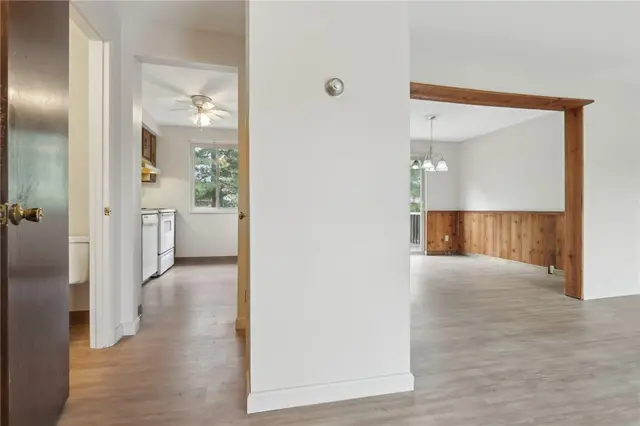 207 Parkwood Drive gallery image 36