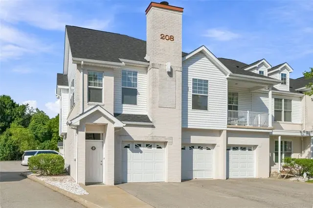 208 Adams Pointe Blvd 2