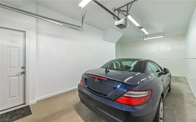208 Adams Pointe Blvd 6 gallery image 15