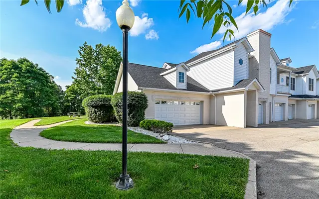 208 Adams Pointe Blvd 6