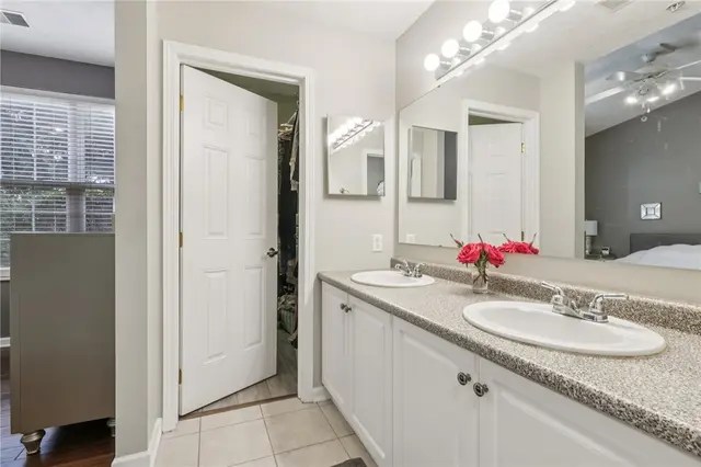 208 Sonie Dr gallery image 5