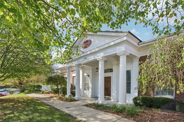 208 Sonie Dr gallery image 11