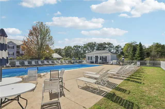 208 Sonie Dr gallery image 19