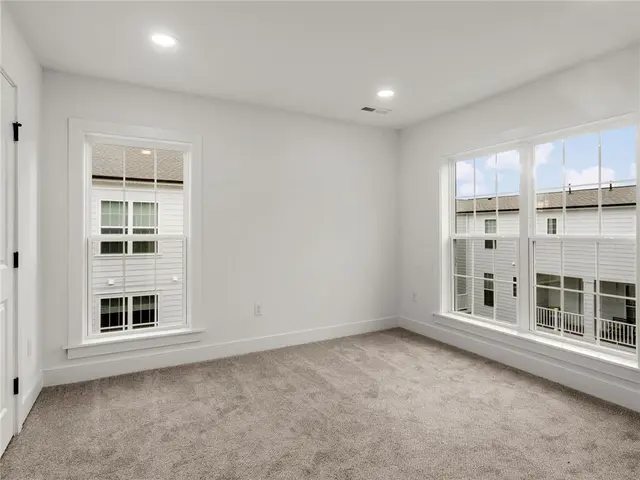 209 Oliver Way gallery image 7
