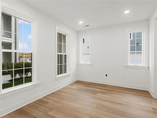 209 Oliver Way gallery image 11