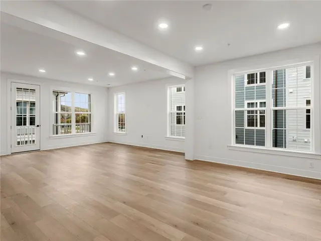 209 Oliver Way gallery image 18