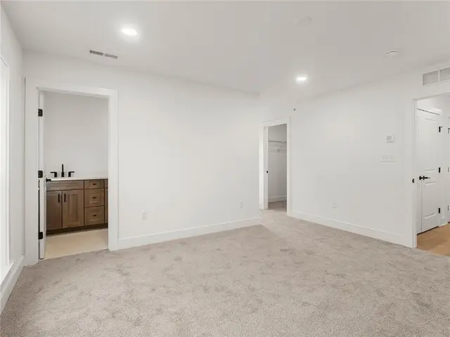 209 Oliver Way gallery image 24