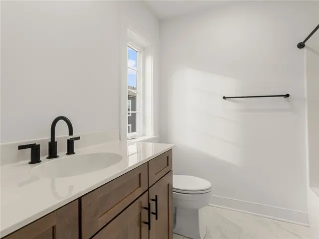 209 Oliver Way gallery image 25