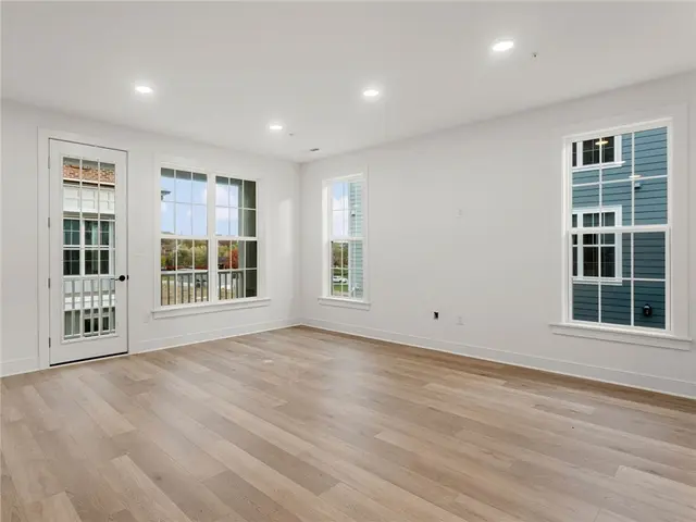 209 Oliver Way gallery image 29