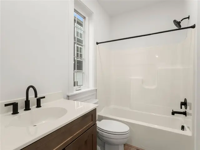 209 Oliver Way gallery image 34