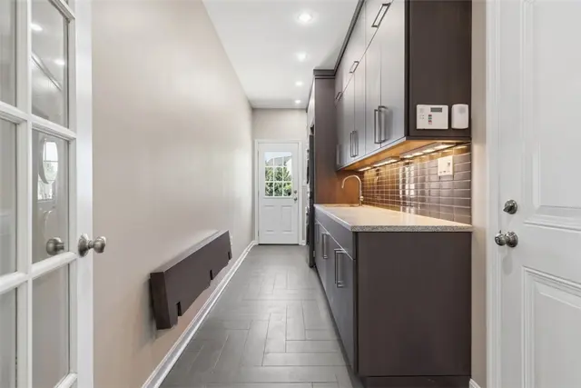 209 Stonecrest Ct gallery image 12