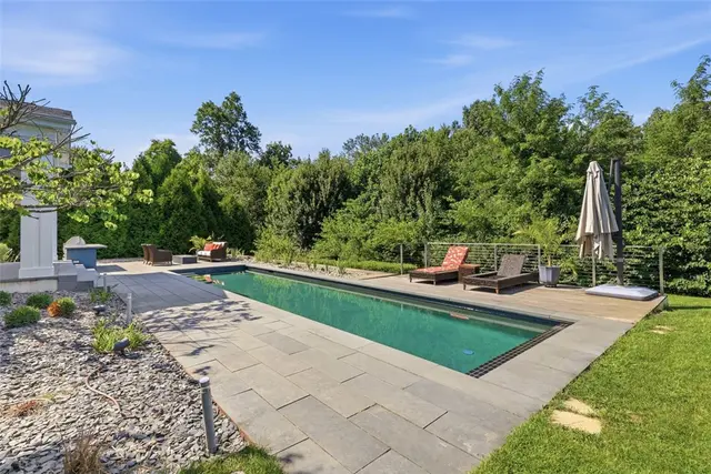 209 Stonecrest Ct gallery image 13