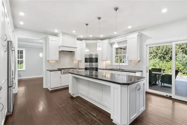 209 Stonecrest Ct gallery image 18