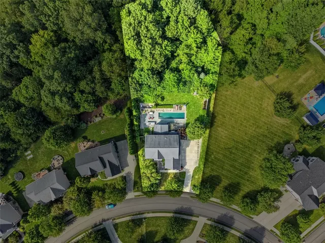 209 Stonecrest Ct gallery image 31