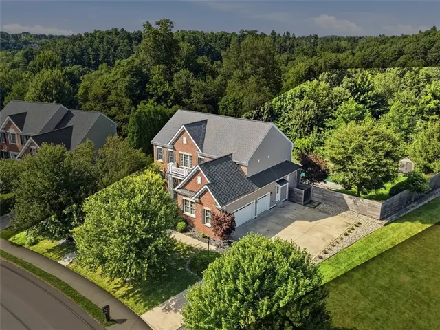 209 Stonecrest Ct gallery image 32