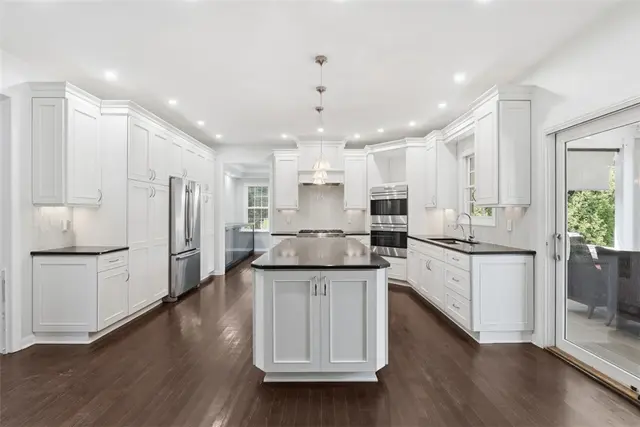 209 Stonecrest Ct gallery image 35