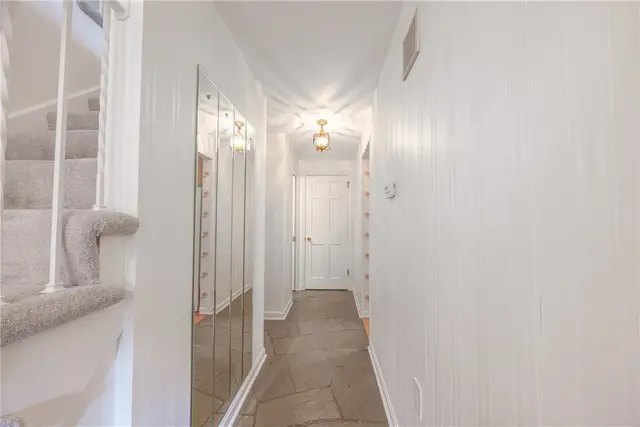 2095 Menold Dr gallery image 8