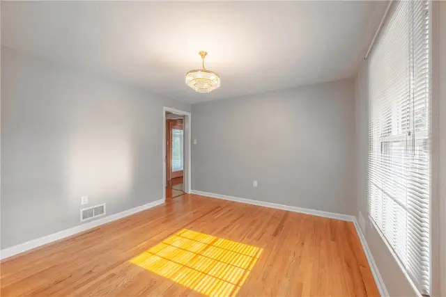 2095 Menold Dr gallery image 12