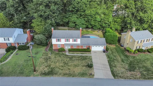 2095 Menold Dr gallery image 15