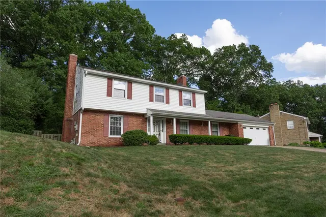 2095 Menold Dr gallery image 24