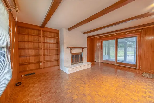2095 Menold Dr gallery image 26