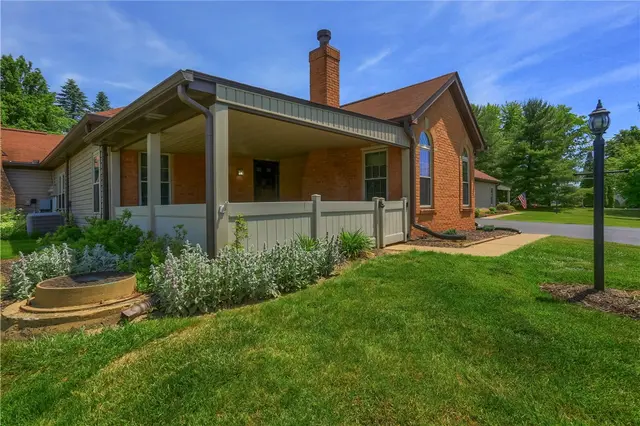 21 Ashford Dr gallery image 12