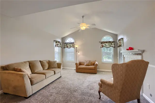 21 Ashford Dr gallery image 16