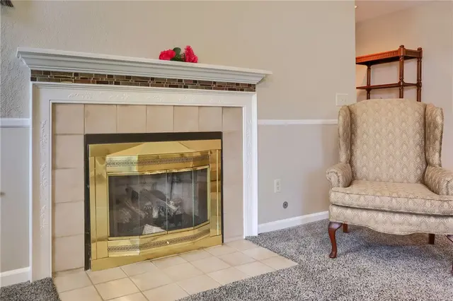 21 Ashford Dr gallery image 34