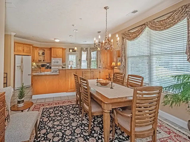 210 Adams Pointe Blvd 6 gallery image 8