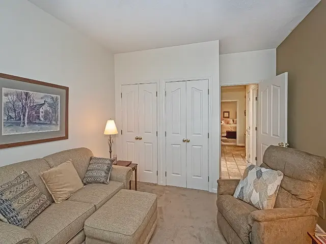 210 Adams Pointe Blvd 6 gallery image 12