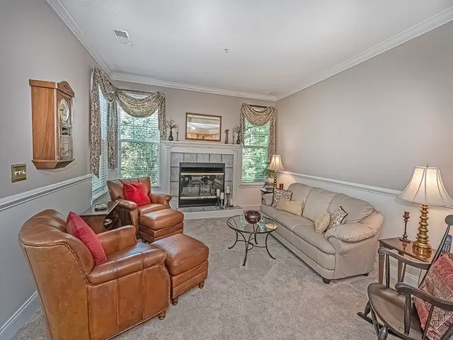 210 Adams Pointe Blvd 6 gallery image 17