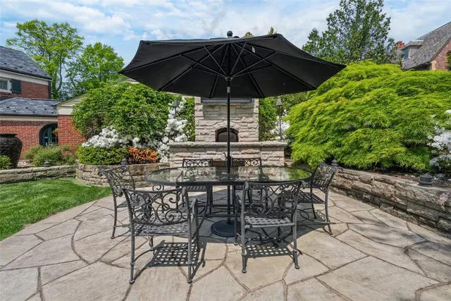 210 Creek Dr gallery image 35