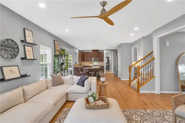 210 Eddie Lewis Dr gallery image 9