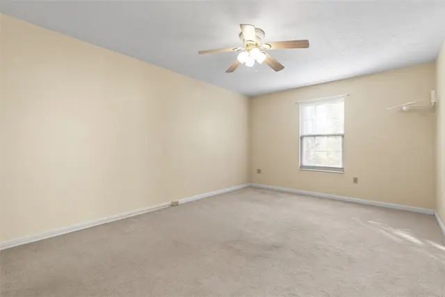 210 Huckleberry Ct gallery image 3