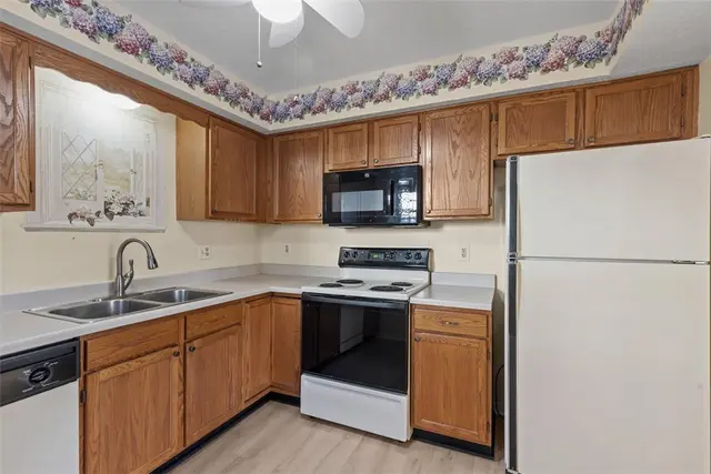 210 Huckleberry Ct gallery image 6