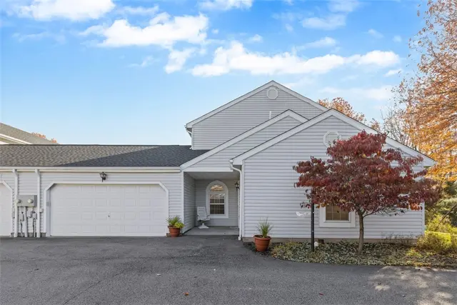 210 Huckleberry Ct