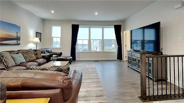 210 Moyer Hill Dr gallery image 7