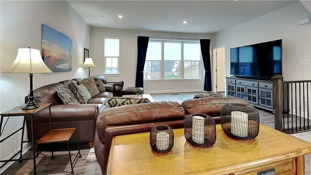 210 Moyer Hill Dr gallery image 8